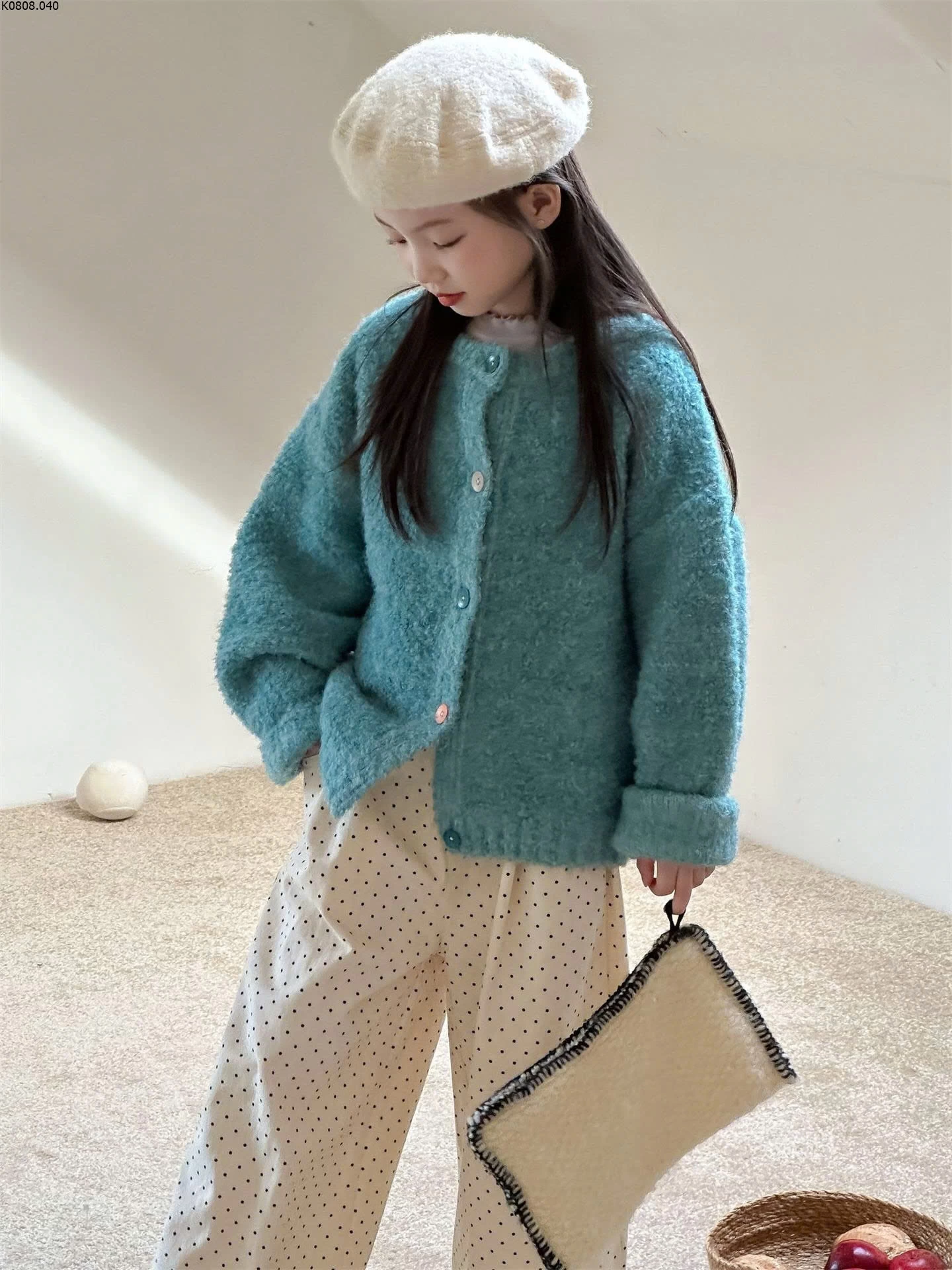 Áo Khoác Len Cho Bé Gái Sự Lựa Chọn Hoàn Hảo Cho Mùa Đông Áo Khoác Len Cho Bé Gái Sự Lựa Chọn Hoàn Hảo Cho Mùa Đông