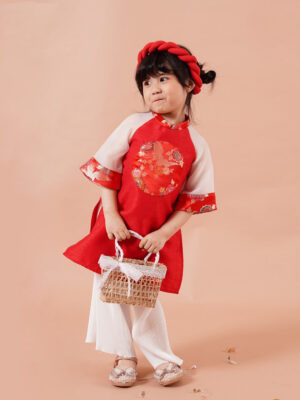 Các mẫu áo dài cho bé gái đẹp, duyên dáng và thời trang nhất 2023 Các mẫu áo dài cho bé gái đẹp, duyên dáng và thời trang nhất 2023