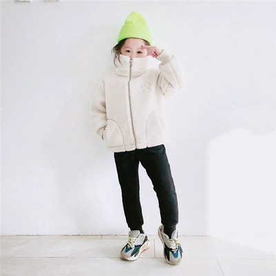 Áo khoác nỉ cho bé gái – Ấm áp và thời trang cho mùa đông