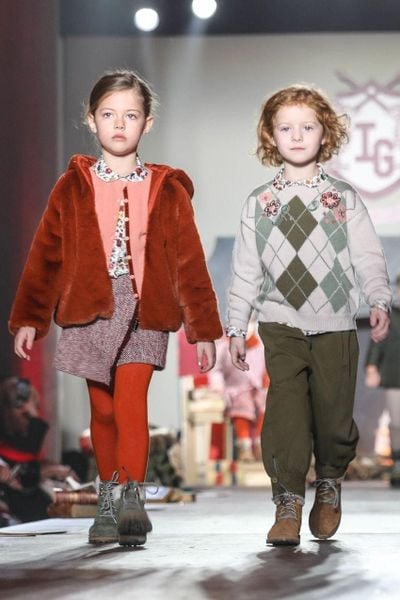 Khám phá bộ sưu tập đồ mùa thu cho bé gái 2024 phong cách và ấm áp