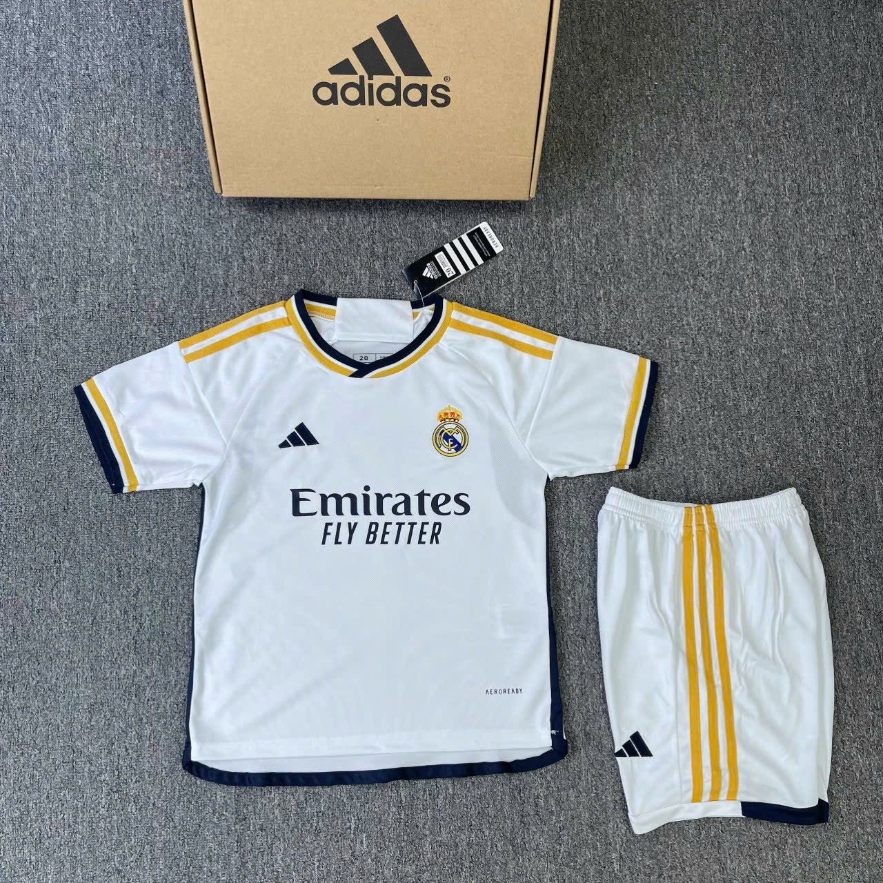 Sỉ Áo Thể Thao Trẻ Em: Nơi Khởi Đầu Cho Tương Lai Năng Động Của Bé